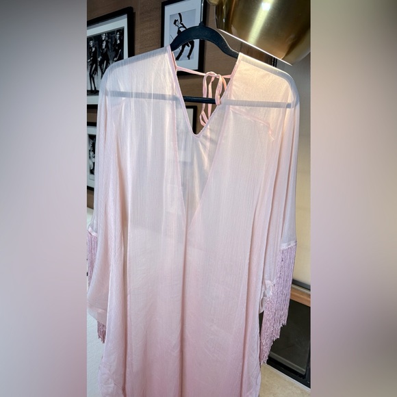 x REVOLVE Callie Caftan in Mauve Ombre by Michael Costello
Size: Small-WORN ONCE - Picture 8 of 8